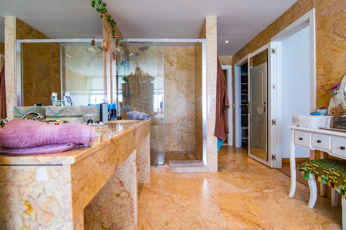 606bd829-9fc6-4970-a03d-e04c61ade6de