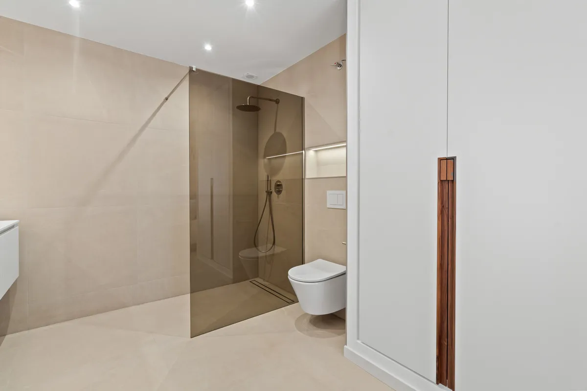 ccde468a-33e2-492c-a658-3cbd67852816