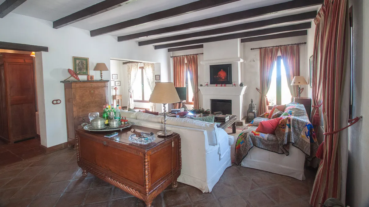 00fbc2d9-5393-45a4-b848-e1afd9ff75ad