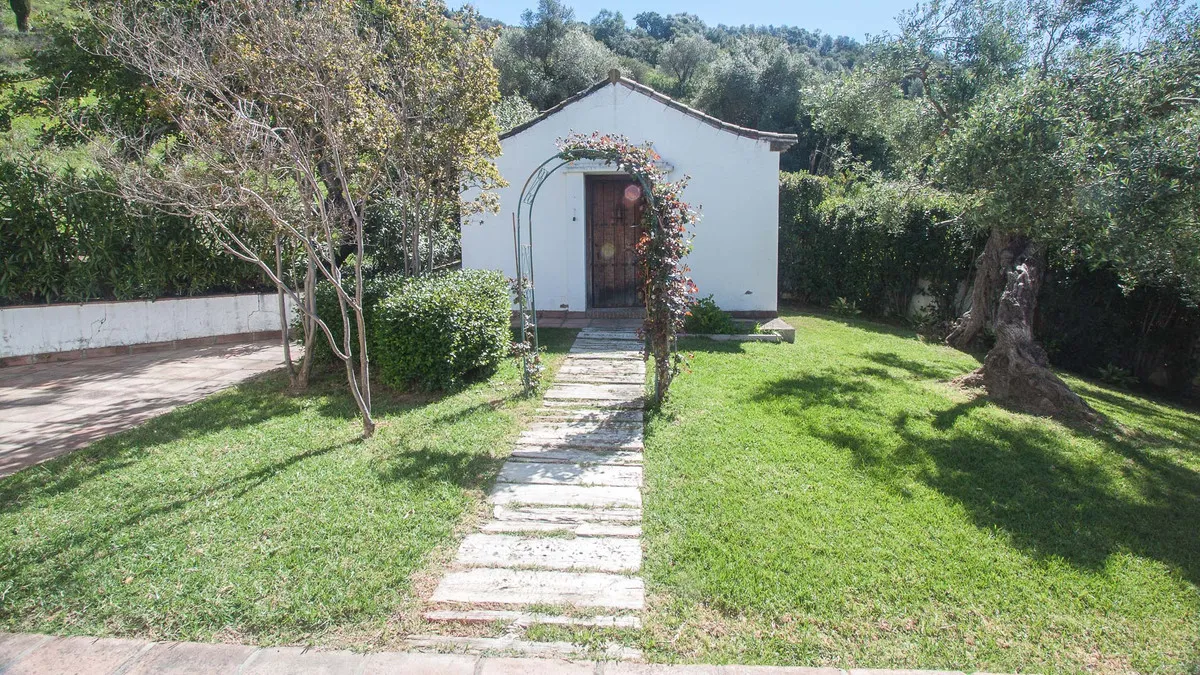 d5395970-9ae7-4abb-9f70-c7e2c05171a0