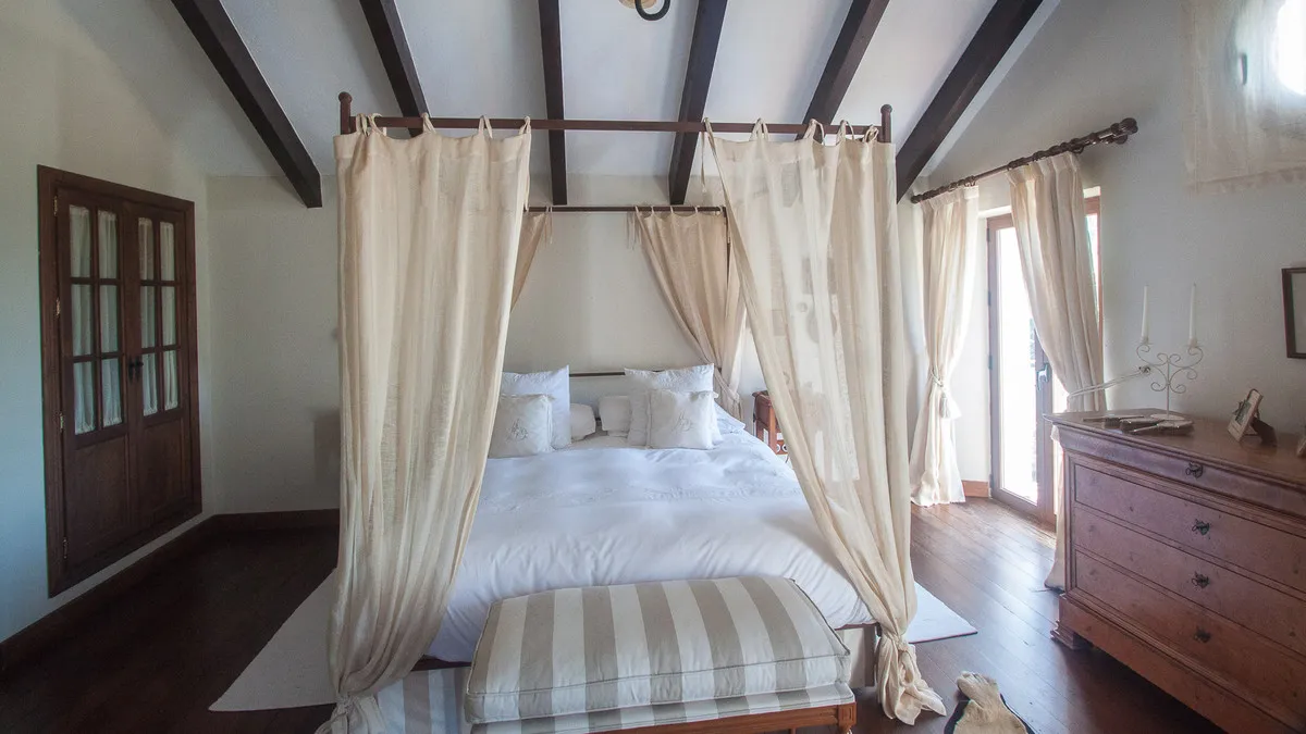 f4044387-b24f-4faf-907c-6f077abd485c