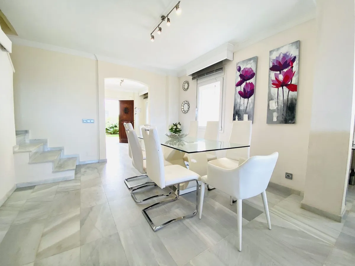 9b87db50-da37-43c7-bd33-60a83b8b9eb3