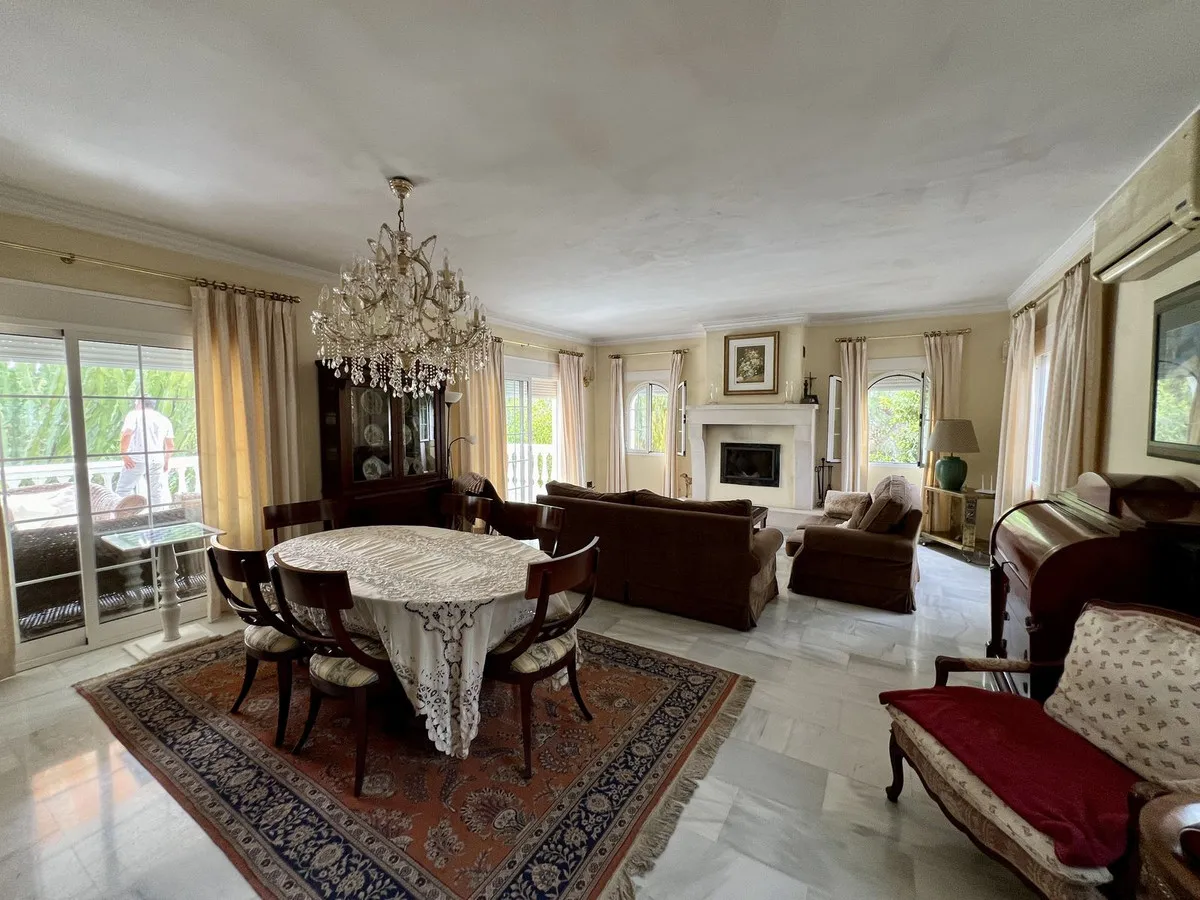 c5b0fb40-70a6-4027-bb4c-4f7c617e7581