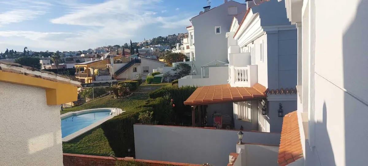 42e72ead-a349-472f-827e-34484771f15f