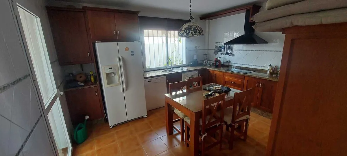 e7ae6f7d-7aec-4484-bc94-c97763048120