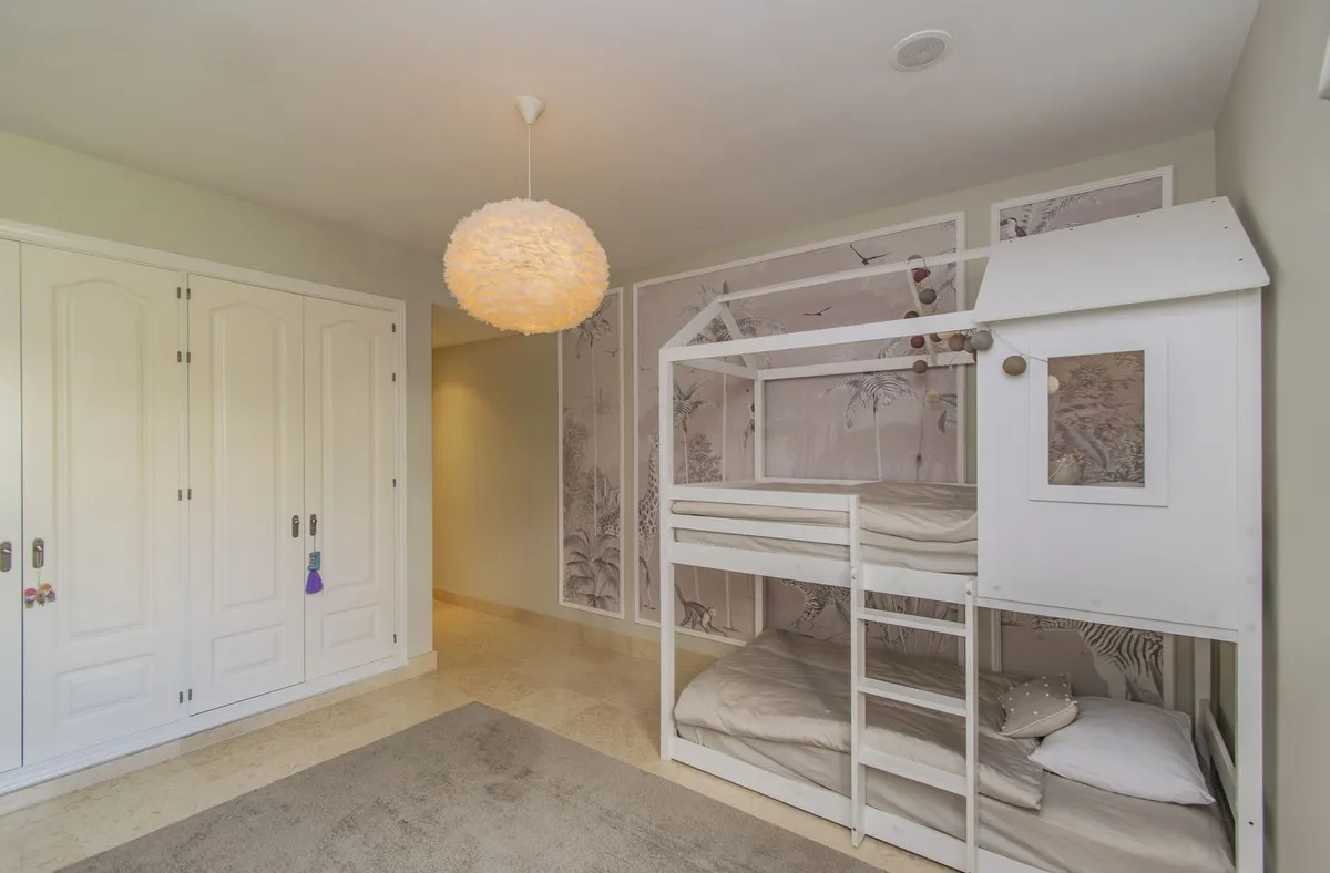 4b9794cd-5475-4296-a9e2-be6b4c20fa7d