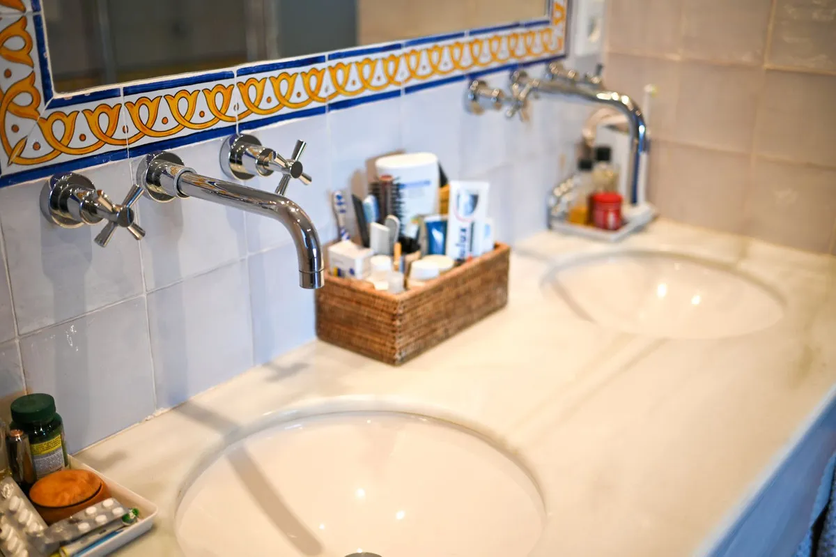 c72c13b4-c2dc-46ce-9a47-6b1ef34c3a70