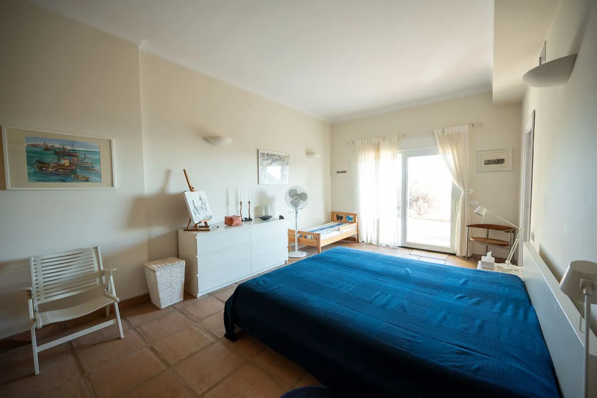 d861150a-992a-4151-8e41-87a26920a252