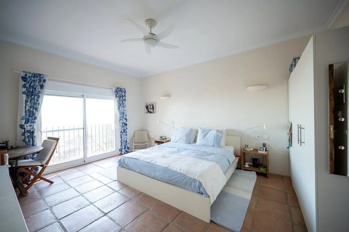 e4bac551-a0b7-4ccf-ac2d-eebcafa2aca8