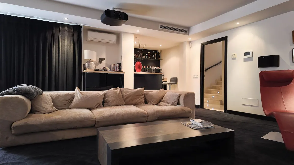 1c6f5ddc-6a52-4e5a-b715-adc476a8bf39