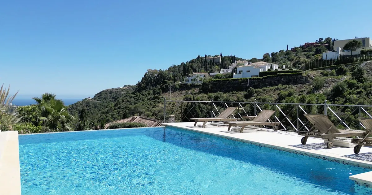 1cefebb8-0c53-4bd9-926a-0f9fb16c93dc