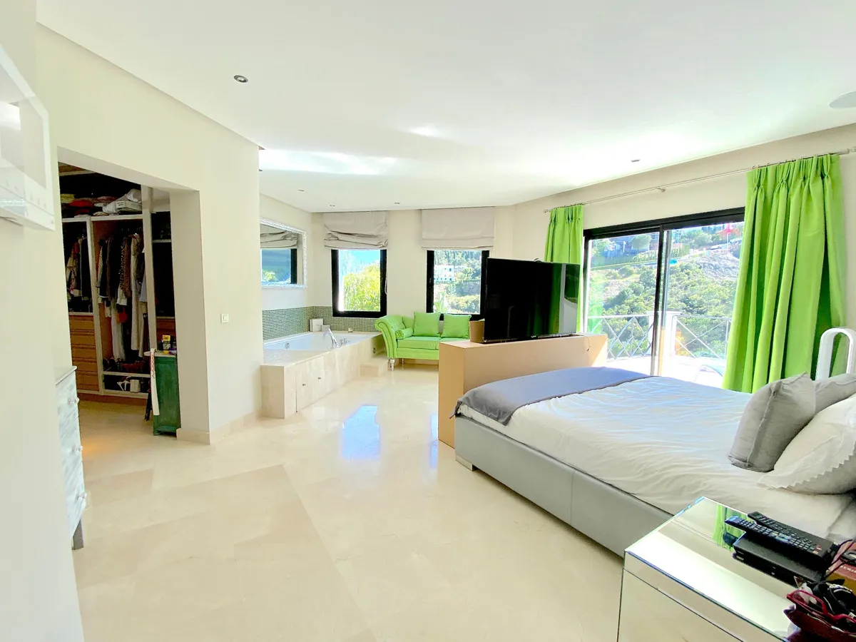 1f68f0e9-6f92-444a-afa3-c279019494e6