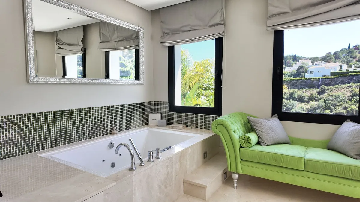 9d436f17-0a8a-4385-9080-c3a8414809d8