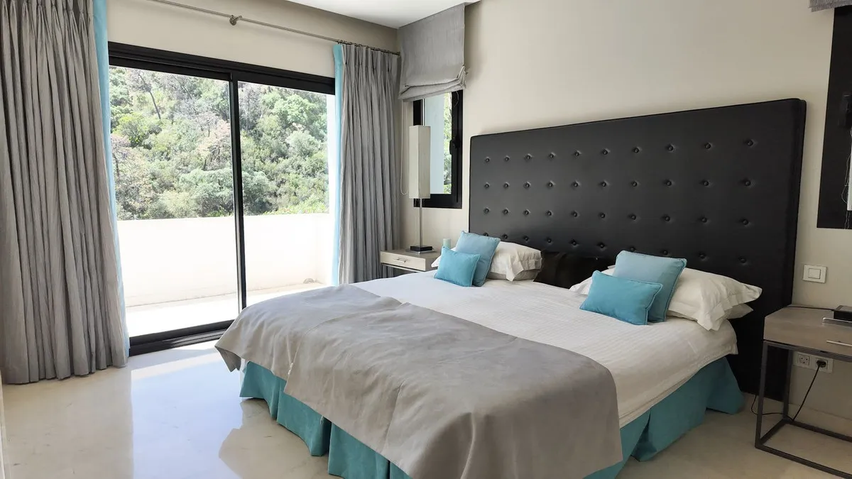 c8b34c55-1a3e-45b0-bbda-07c1719ef73f