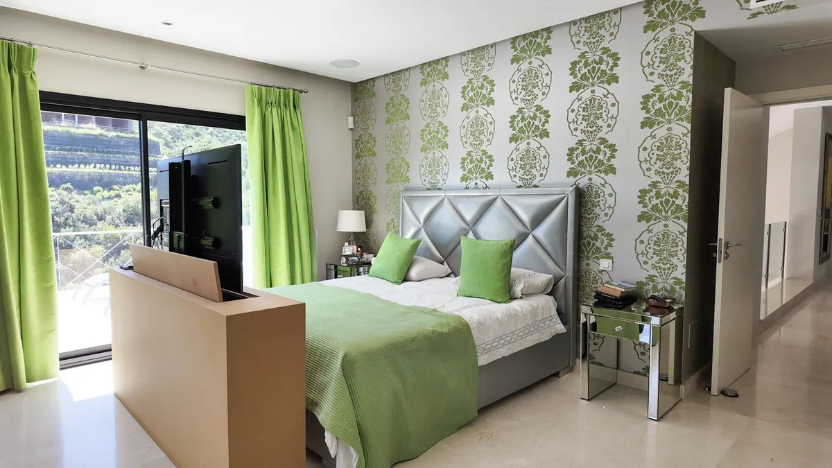 e25991ec-d0fa-4af0-8fab-7d6fa4cc7813