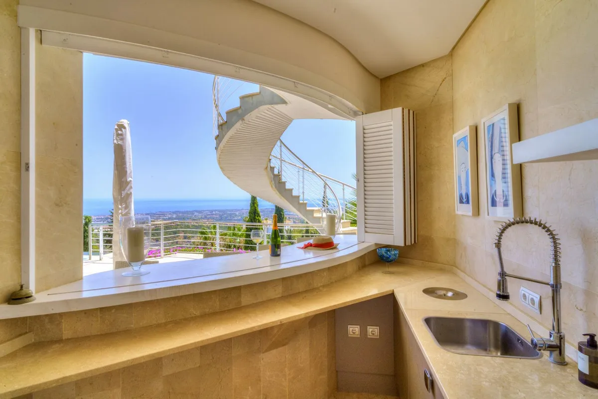 8311d46b-bee8-44b2-bfb3-b0b3da1e343e