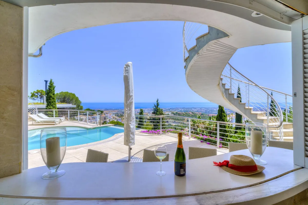 8e244fb9-23fd-4459-b751-cfad588f5a9d