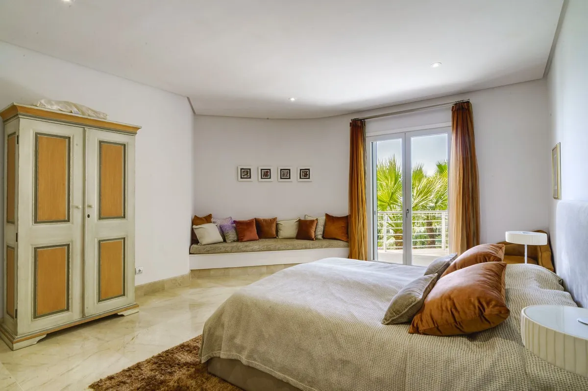 a91059db-82dc-4cc8-b3c6-ad02dcb62ede