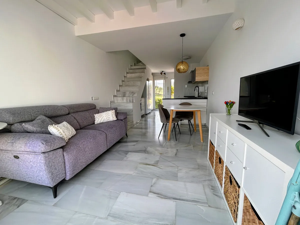 2d4087fc-e24f-46f9-8a85-21e25dcfefed