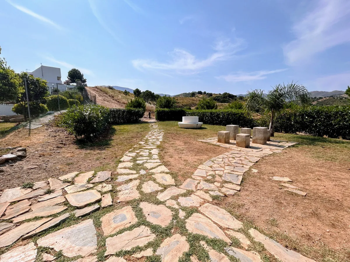 66551526-4fb8-43f2-a86a-3b85cd12a3e3