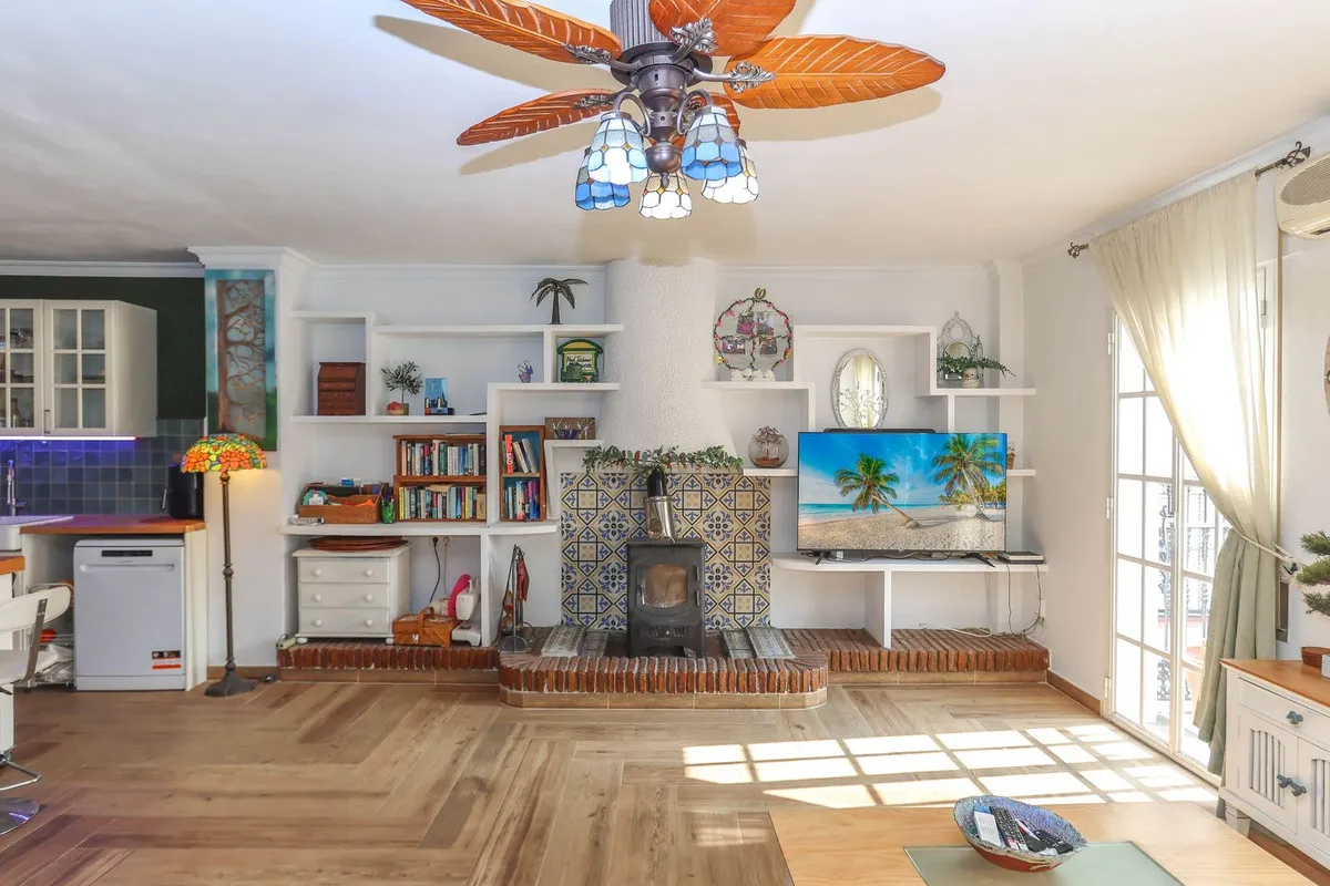 063e724e-9f1a-4987-8878-fd74624d76ab