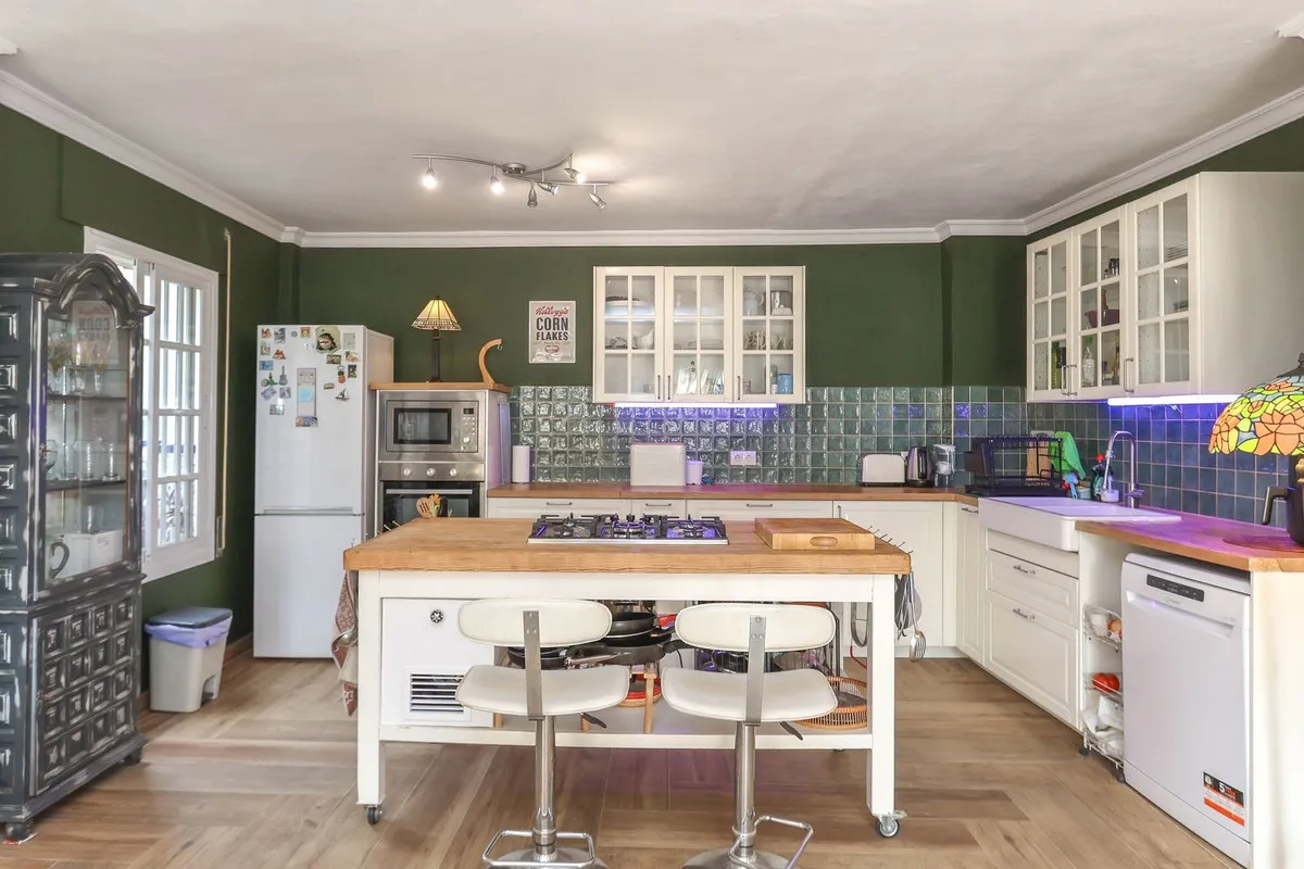 3ec91edd-c532-4a43-aecf-b811cb591bf3