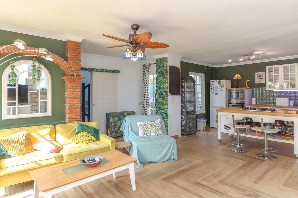 56479671-f531-405d-aa7c-f64316b9f7bf