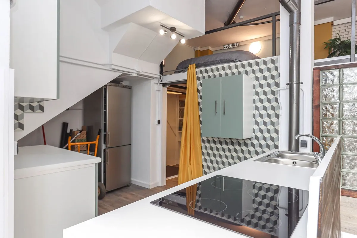 b3a2c8a9-83eb-4f9d-ac09-f42f170748bc