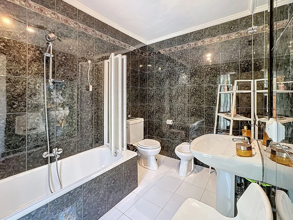 2af93c90-1bad-4965-bfe2-de05e0433e7d