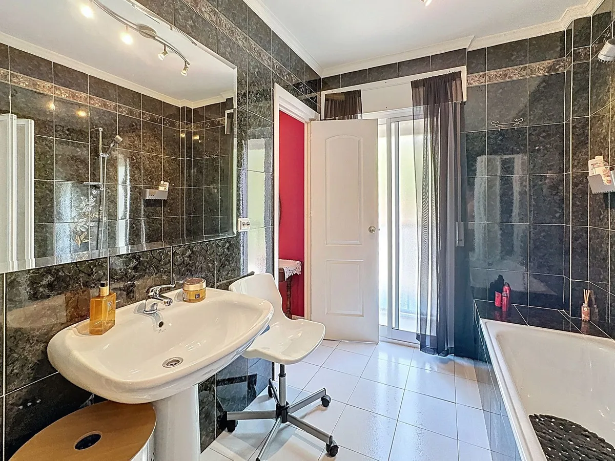 7e6d4dd4-c0e4-49d4-9dcf-f773f3bd46f6