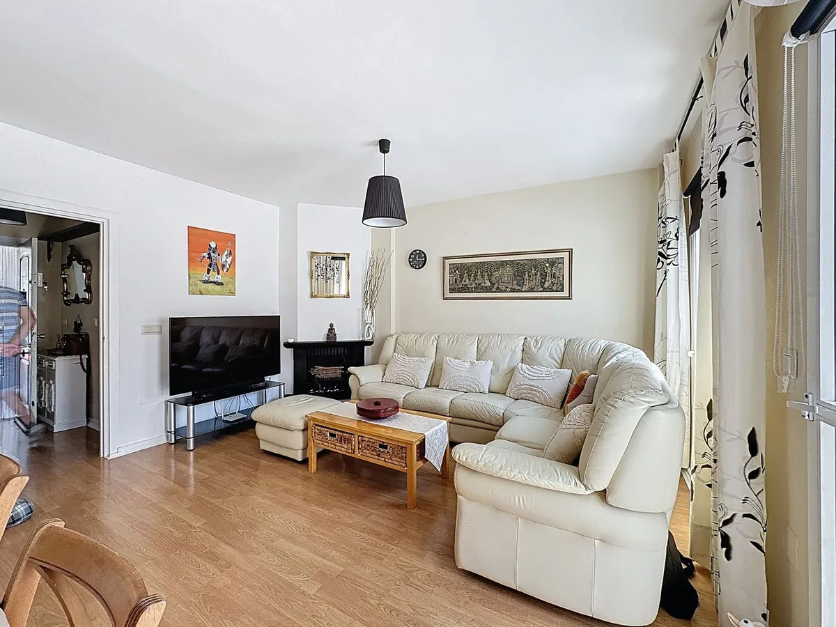 9e6d5703-8737-416c-bc07-343f55f75073