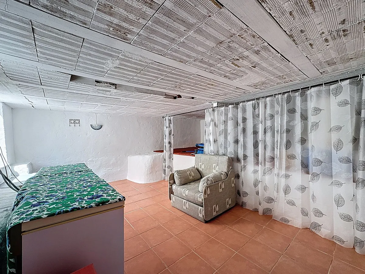 cb3082e6-9f86-4e8c-a512-5cc72a155407