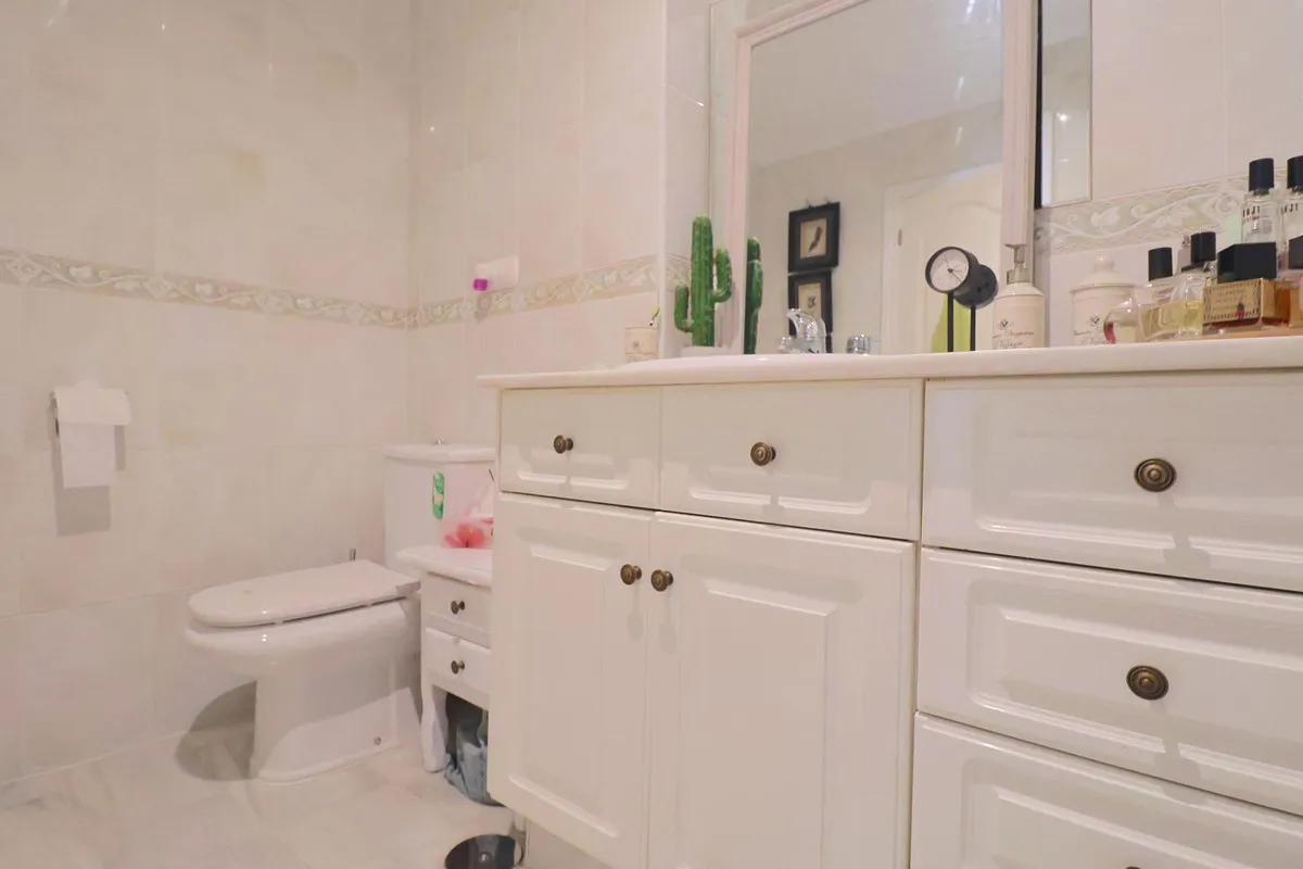 56c74dfc-7af4-42e0-b25c-fa7df869c8c5