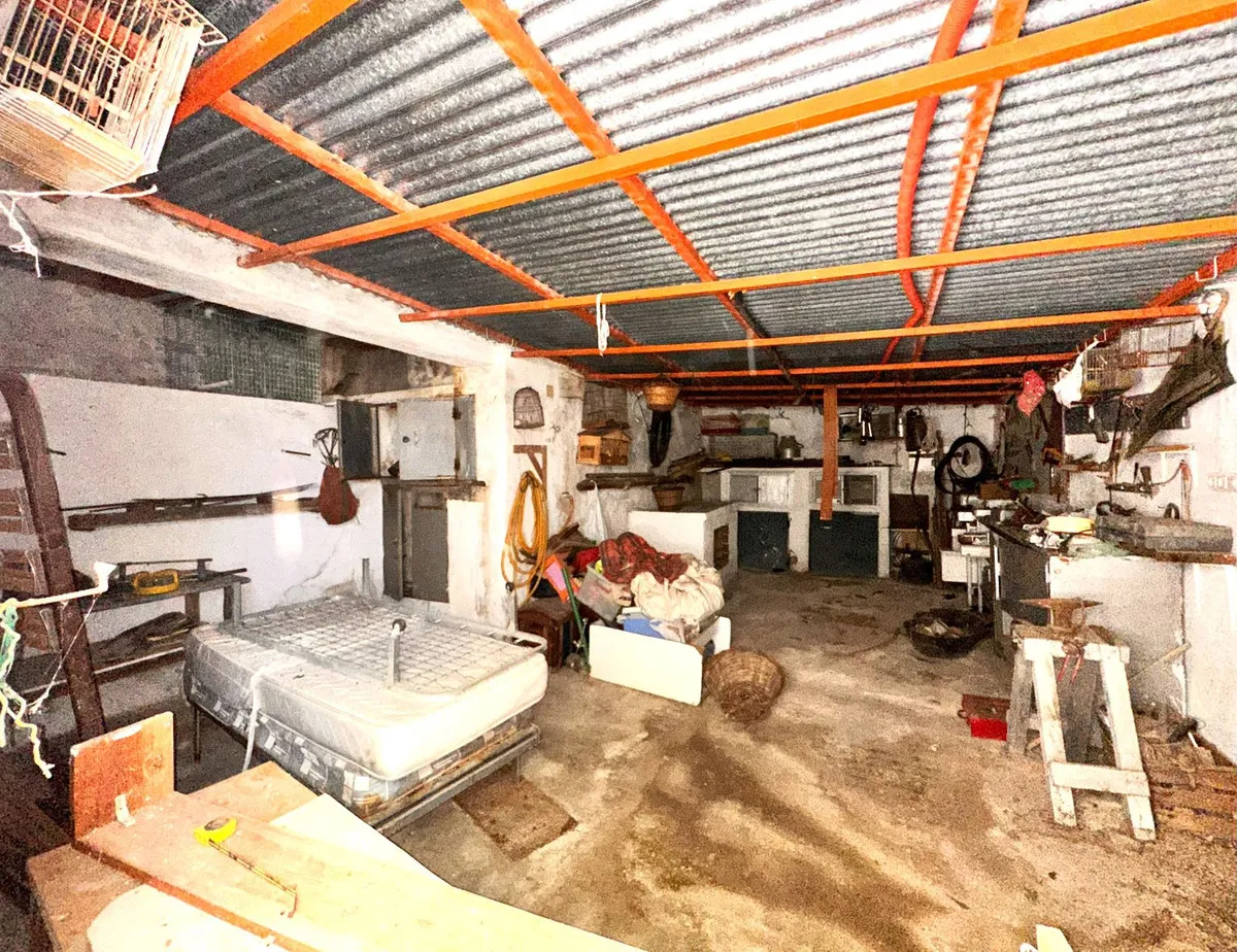 f4c327b1-0fc6-4806-b464-8197312fd8c2