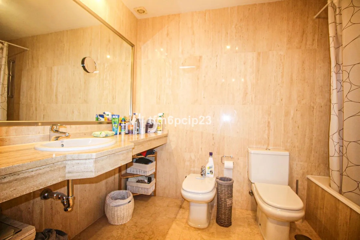 170e0e7b-aba2-4da3-b9d5-34bf814ff8c1