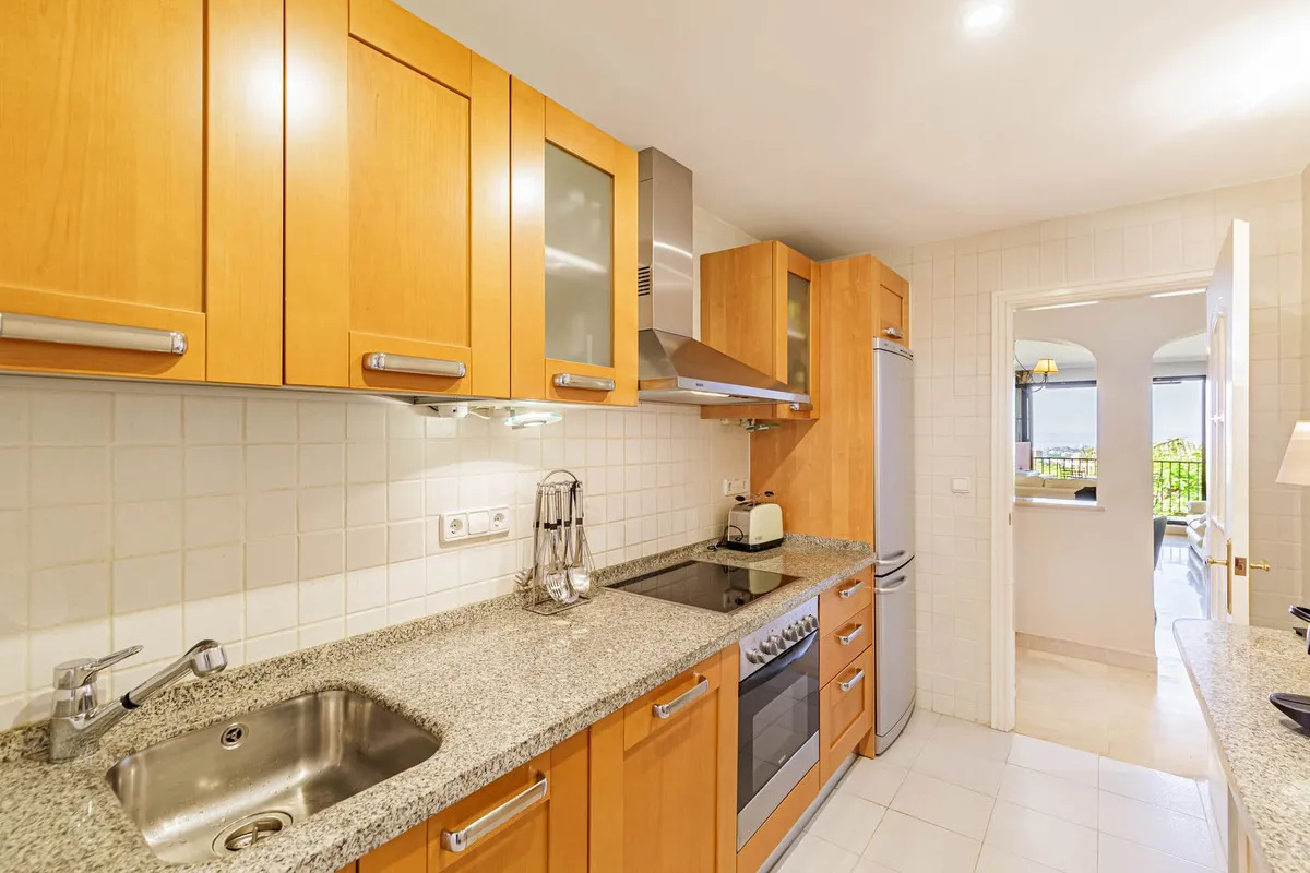 c2478389-7a65-402f-adcc-f6159c37f6ab