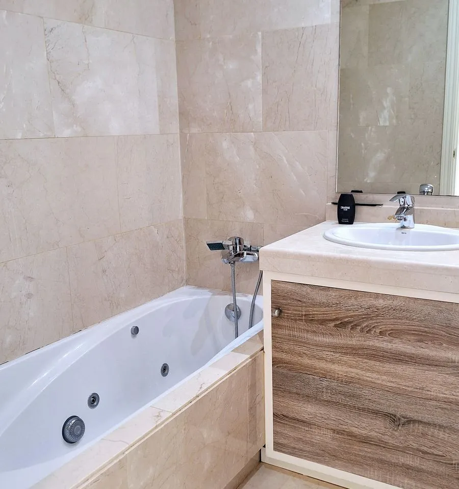 8a5648db-487a-4756-aa63-3f5ba8179441