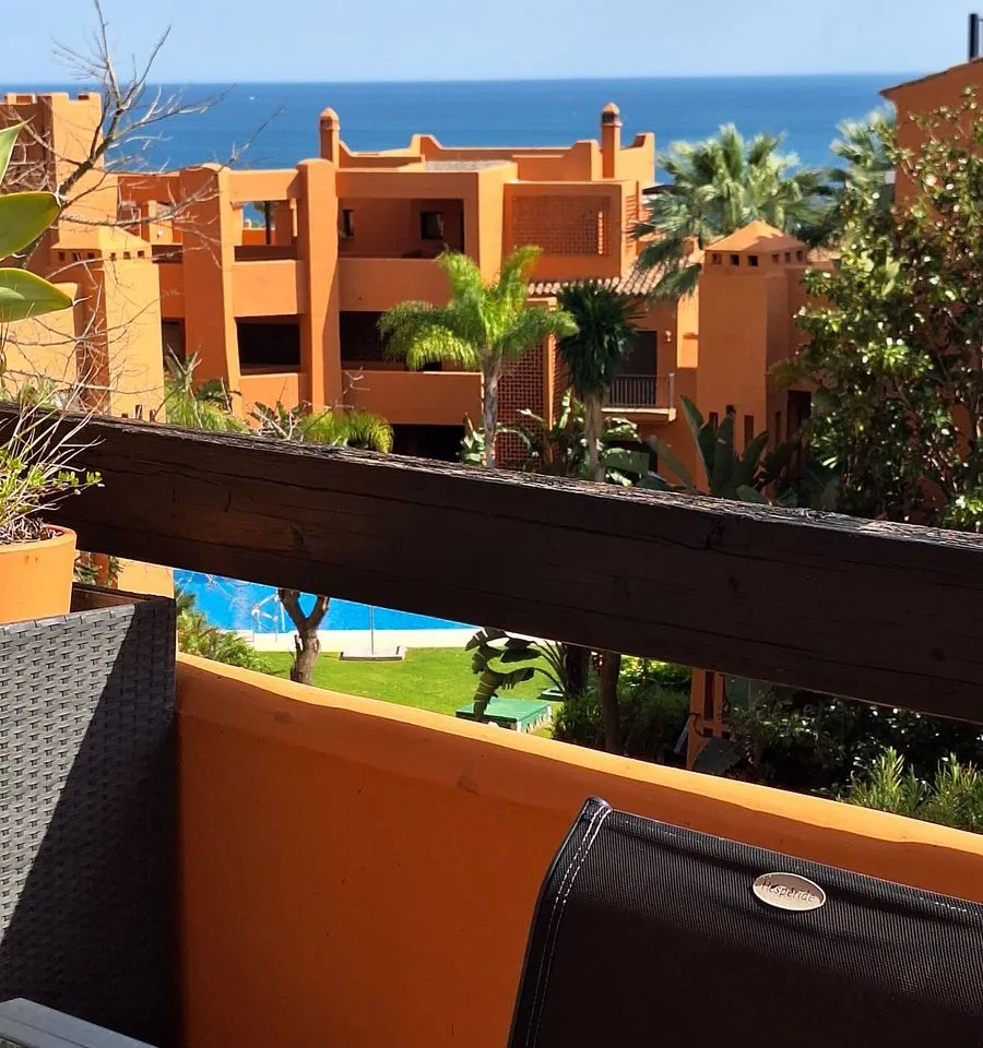 e8ba59d8-a298-4c3d-8aac-297ed66c8213