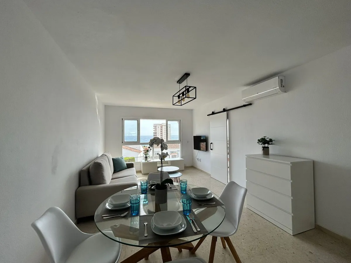 8ec68503-c338-4dd9-975a-a71d09bfbfad