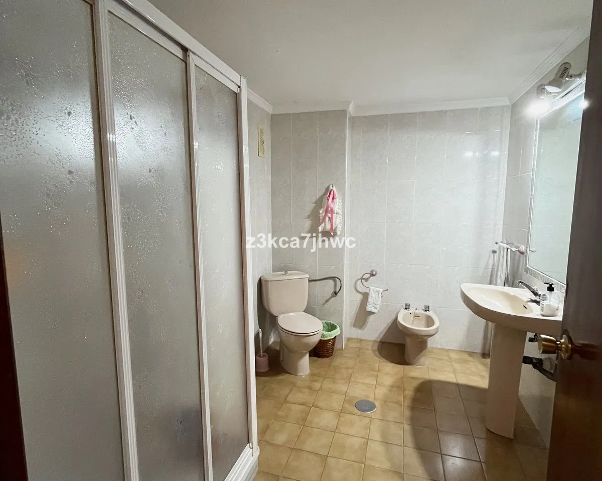 f6928d44-73da-4430-8251-d34d41fae5e3