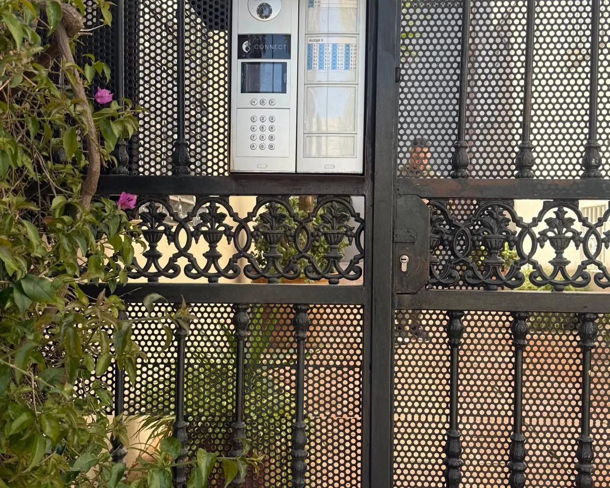 63a2a85f-9863-4e8a-8092-7980106b1105