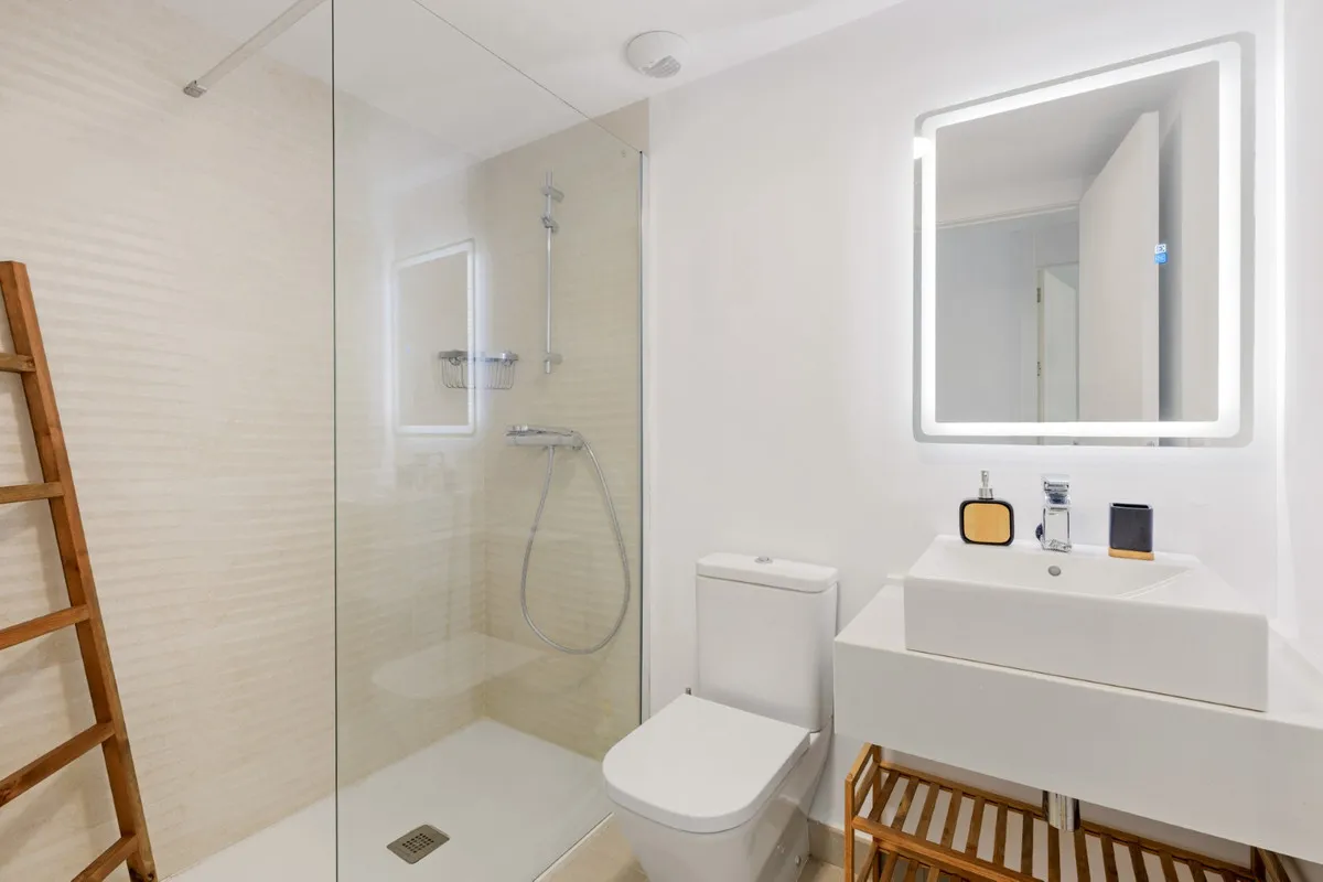 116b2af5-4f0f-4076-ba09-3c4eb5cf41a8