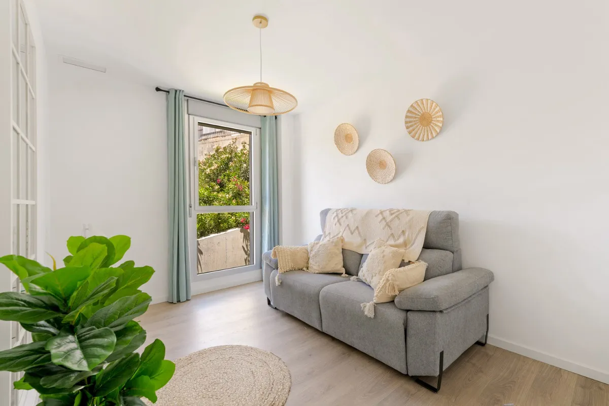 a03c02d5-7822-4f0a-a03b-7b497f2e9c9a