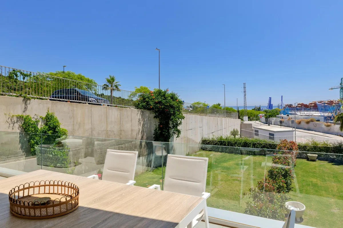 aac89587-3a64-46a4-b923-79c5bfe35a4d