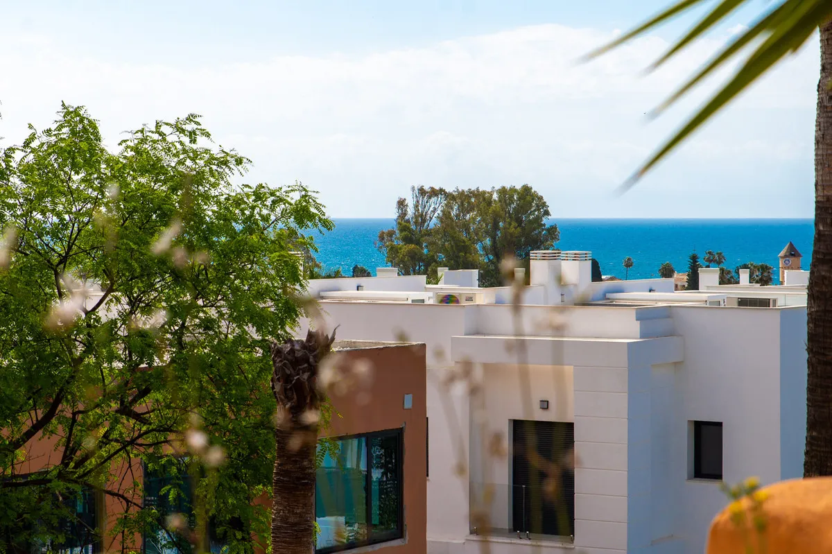 37822058-77c4-4833-b046-4574599a4de8