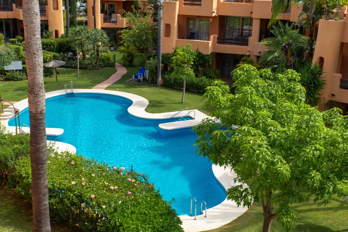 4f035b1a-74c9-47db-ba38-379ae6743d43