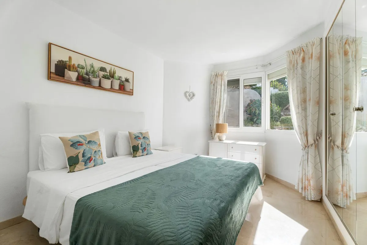 bb844833-da40-4665-888b-f607fe15f612