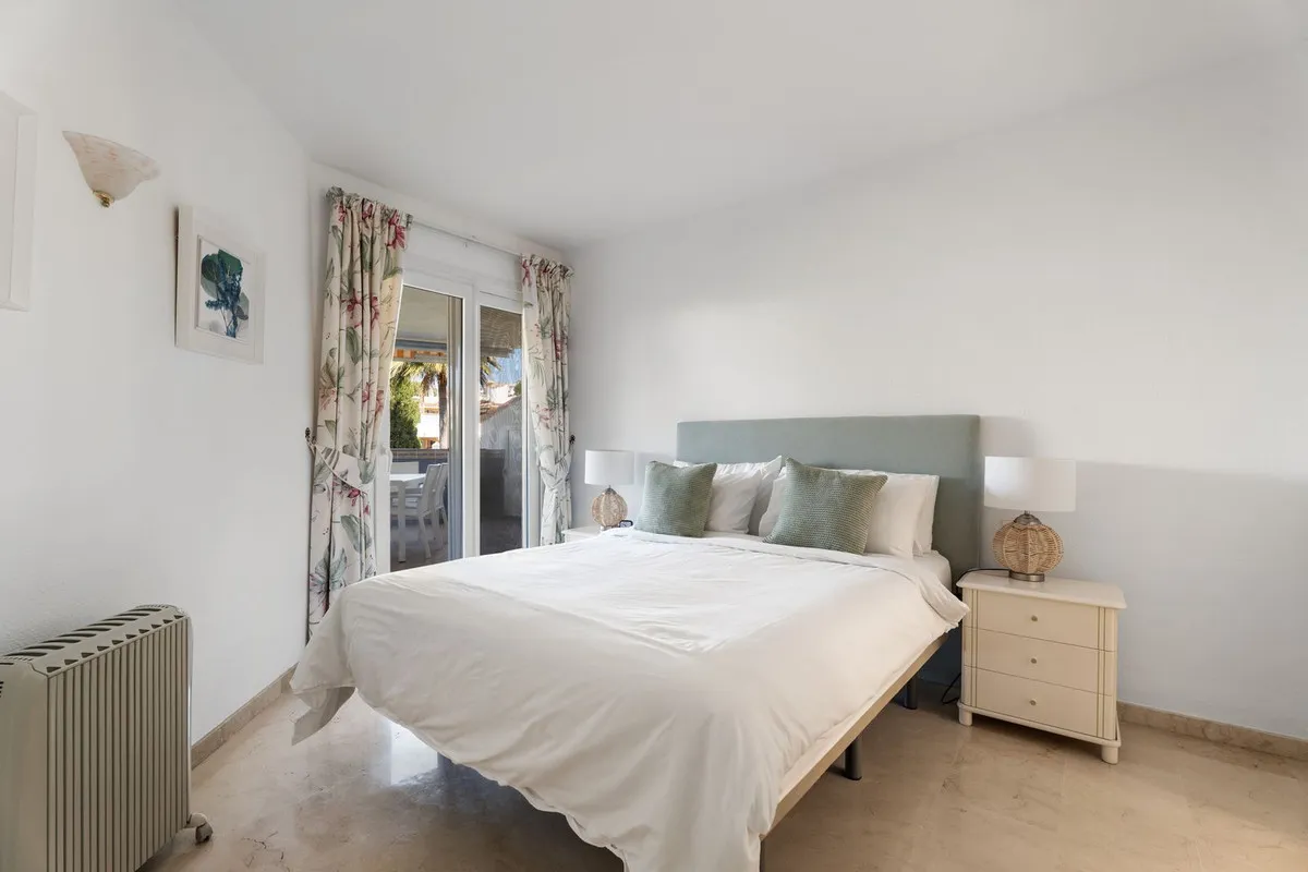 f9d3fae9-b063-432f-b16c-c2f804820327