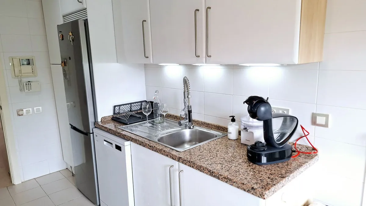 d66a6f98-8390-4fe5-a000-251017939c42