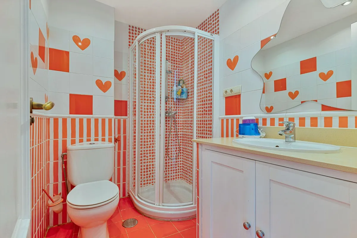 74818e15-82ab-478d-ab0c-f6e30f83d9a7